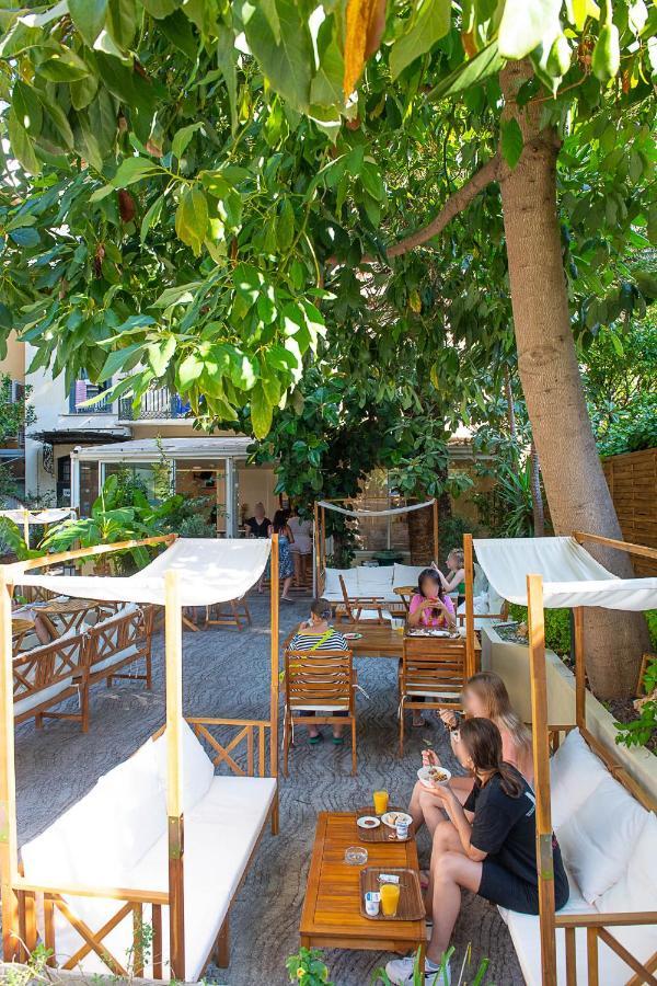 Auberge De Jeunesse Hi Nice Les Camelias Luaran gambar