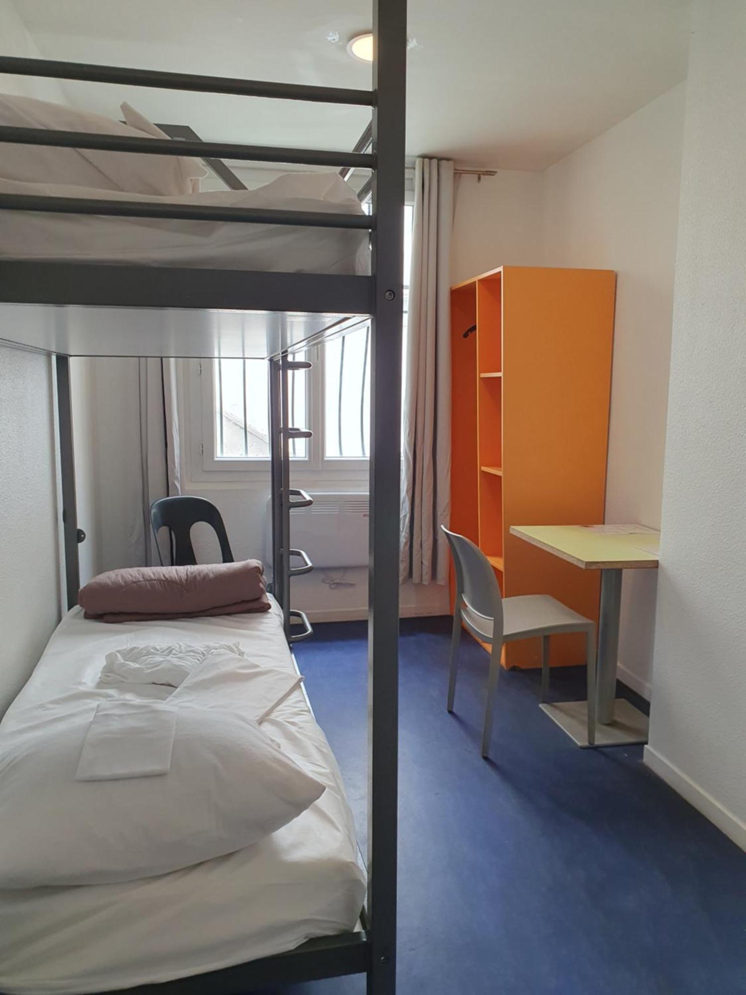 Auberge De Jeunesse Hi Nice Les Camelias Bilik gambar
